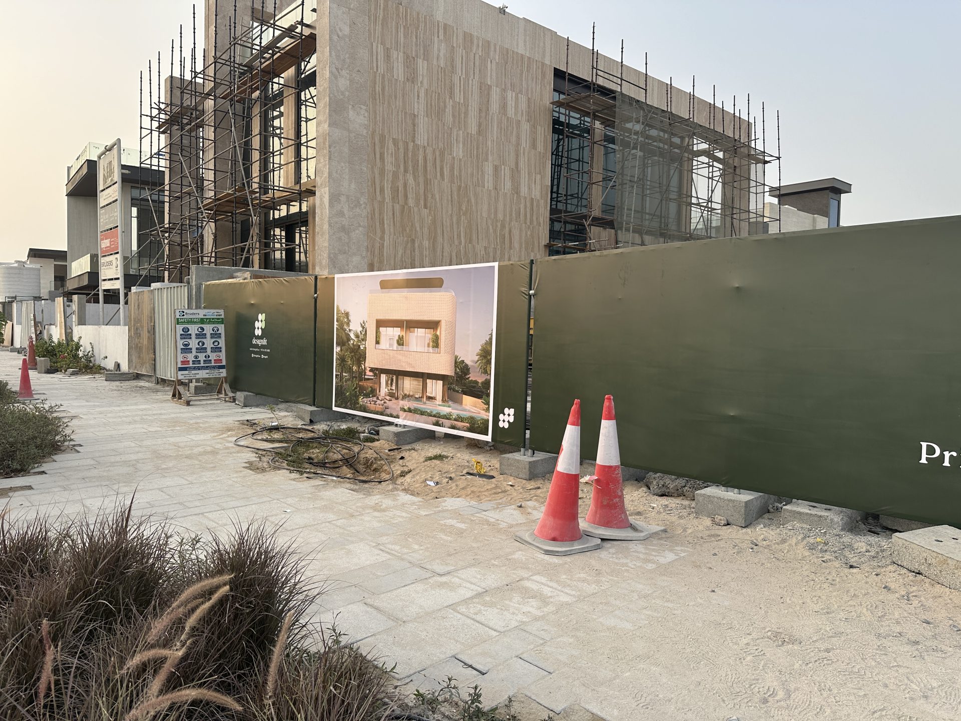 Private Villa — La Mer Hoarding & Fencing Graphics gallery image 3